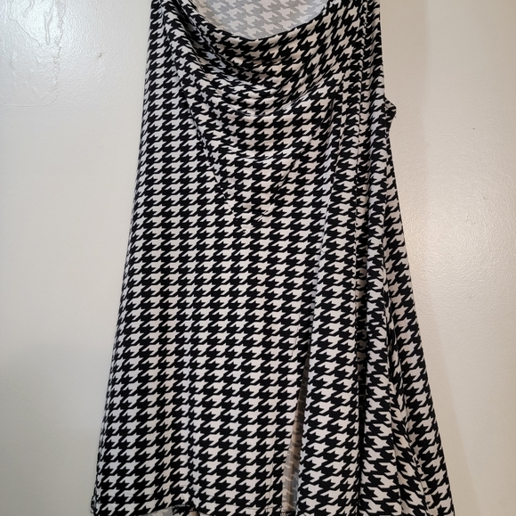 Top - Picture 3 of 3